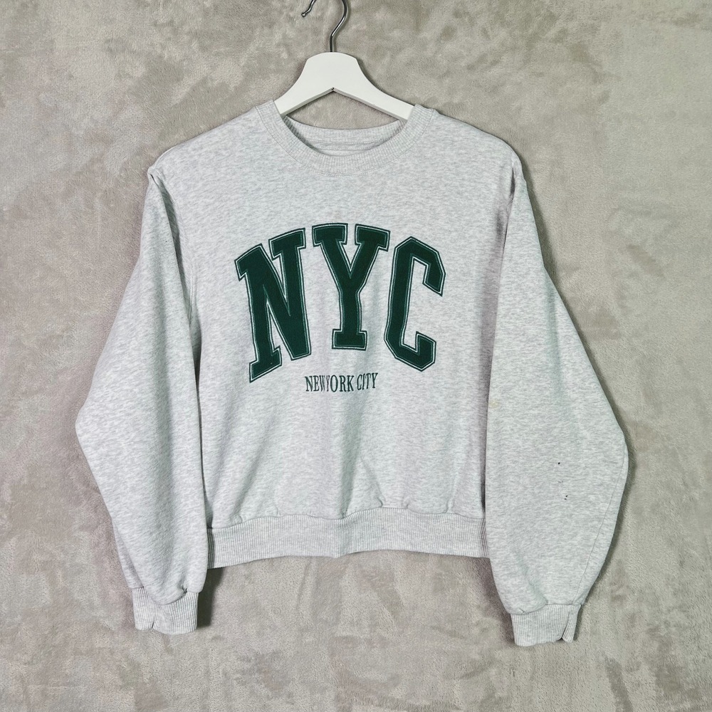 Hollister Sweatshirt Women XS NYC New York City Green Chenille Applique Crewneck